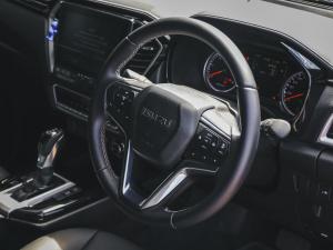 Isuzu D-Max 3.0TD double cab V-Cross 4x4 - Image 19