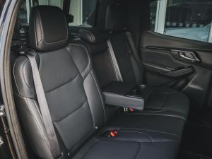 Isuzu D-Max 3.0TD double cab V-Cross 4x4 - Image 24