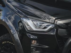 Isuzu D-Max 3.0TD double cab V-Cross 4x4 - Image 5