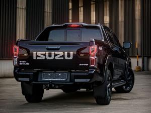 Isuzu D-Max 3.0TD double cab V-Cross 4x4 - Image 9