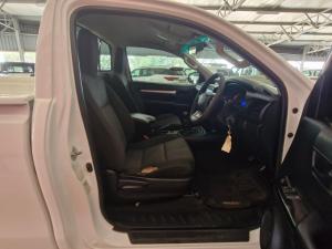 Toyota Hilux 2.4GD S (aircon) - Image 10