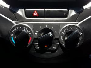 Toyota Starlet 1.4 XS auto - Image 13