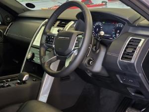 Land Rover Discovery D300 R-Dynamic SE - Image 25