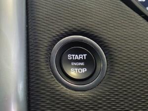 Land Rover Discovery D300 R-Dynamic SE - Image 30