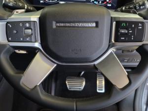 Land Rover Discovery D300 R-Dynamic SE - Image 31