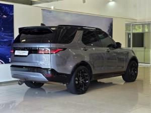 Land Rover Discovery D300 R-Dynamic SE - Image 4