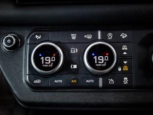 Land Rover Defender 90 D350 X-Dynamic HSE - Image 16