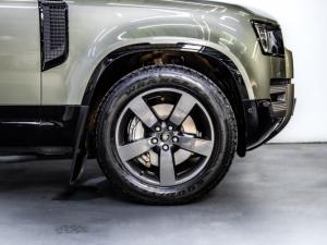 Land Rover Defender 90 D350 X-Dynamic HSE - Image 4