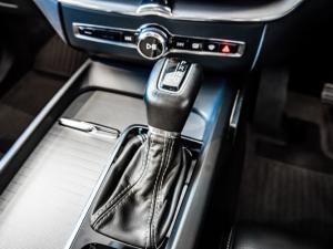 Volvo XC60 D4 AWD R-Design - Image 20