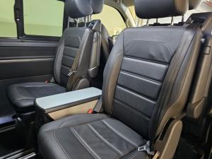 Volkswagen Caravelle 2.0BiTDI Highline 4Motion - Image 12