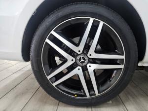 Mercedes-Benz V-Class V250d Avantgarde AMG Line - Image 6