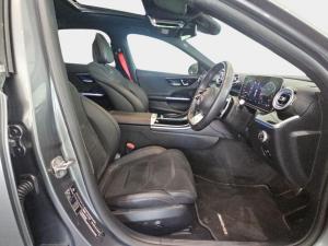 Mercedes-Benz C-Class C43 - Image 12