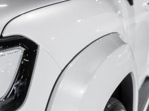 Toyota Land Cruiser 300 3.3D ZX - Image 23