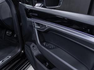 Volkswagen Touareg V6 TDI Executive R-Line - Image 16