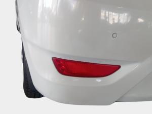 Hyundai Accent hatch 1.6 Fluid auto - Image 15