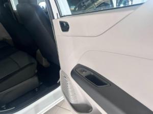 Renault Triber 1.0 Evolution - Image 8