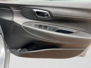 Hyundai i20 1.2 Premium - Image 16