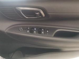 Hyundai i20 1.4 Premium - Image 10