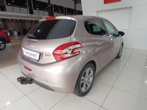 Peugeot 208 5-door 1.6 Allure - Image 5