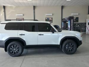 Toyota Land Cruiser Prado 2.8GD VX-R - Image 3