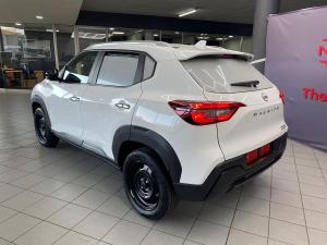 Nissan Magnite 1.0 Move panel van - Image 4