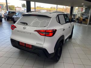 Nissan Magnite 1.0 Move panel van - Image 6