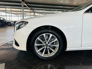 Mercedes-Benz E-Class E200 - Image 13