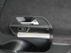 Mercedes-Benz GLA GLA200d Progressive - Image 14