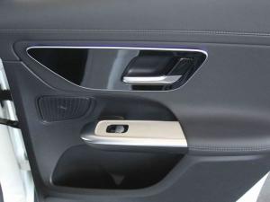 Mercedes-Benz GLC GLC300d 4Matic Avantgarde - Image 15