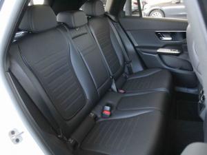 Mercedes-Benz GLC GLC300d 4Matic Avantgarde - Image 17