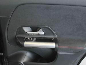 Mercedes-Benz GLA GLA200d Progressive - Image 12