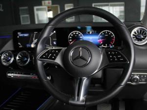 Mercedes-Benz GLA GLA200 Progressive - Image 10