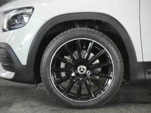 Mercedes-Benz GLB GLB220d 4Matic Progressive - Image 4