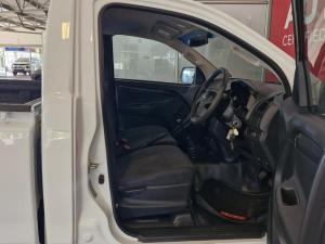 Isuzu D-Max Gen 6 250 single cab Fleetside safety - Image 10