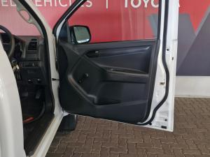 Isuzu D-Max Gen 6 250 single cab Fleetside safety - Image 18