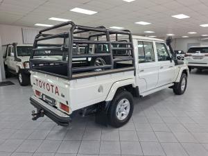 Toyota Land Cruiser 79 4.5D-4D V8 double cab LX - Image 2