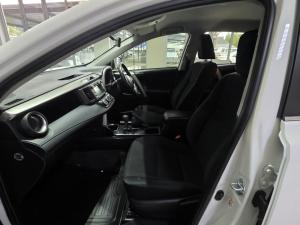 Toyota RAV4 2.0 GX auto - Image 7
