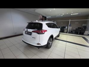 Toyota RAV4 2.0 GX auto - Image 2