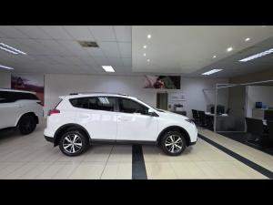 Toyota RAV4 2.0 GX auto - Image 3