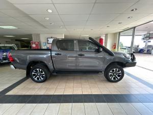 Toyota Hilux 2.4GD-6 double cab 4x4 Raider manual - Image 3