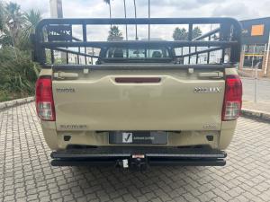 Toyota Hilux 2.4GD-6 single cab 4x4 Raider manual - Image 5