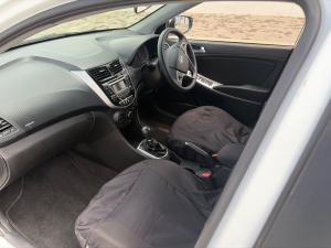 Hyundai Accent hatch 1.6 Fluid - Image 7