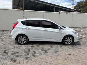 Hyundai Accent hatch 1.6 Fluid - Image 3