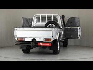 Toyota Land Cruiser 79 4.5D-4D LX V8 single cab - Image 24