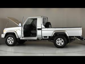 Toyota Land Cruiser 79 4.5D-4D LX V8 single cab - Image 26