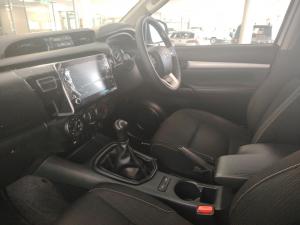 Toyota Hilux 2.4GD-6 double cab Raider manual - Image 7