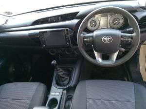 Toyota Hilux 2.4GD-6 single cab Raider manual - Image 6
