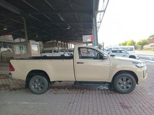 Toyota Hilux 2.4GD-6 single cab Raider manual - Image 3