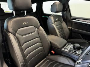 Volkswagen Touareg 3.0 TDI V6 Executive - Image 8