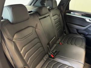 Volkswagen Touareg 3.0 TDI V6 Executive - Image 9